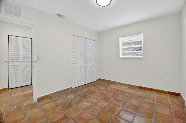 Building Photo - 7941 SW 37th Terrace