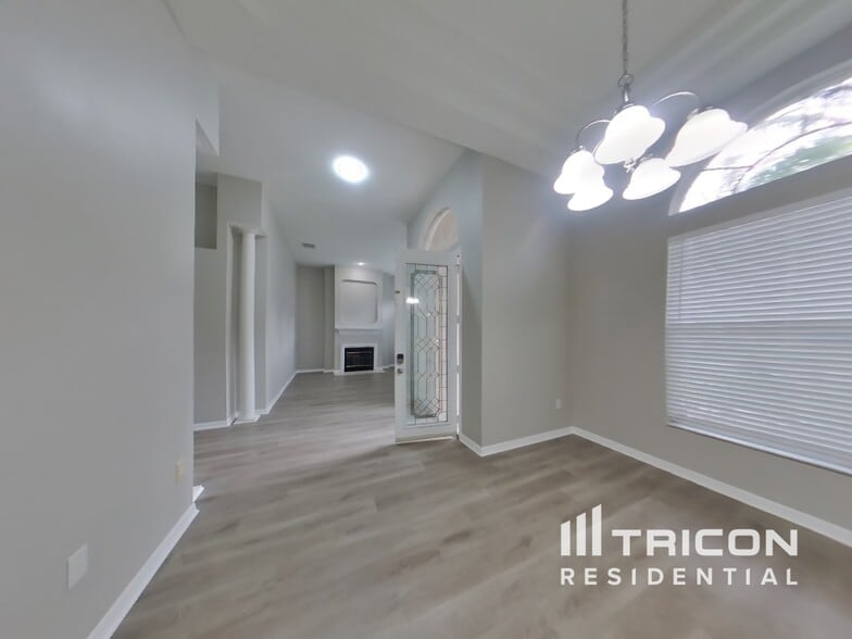 Building Photo - 18708 Forest Glen Ct