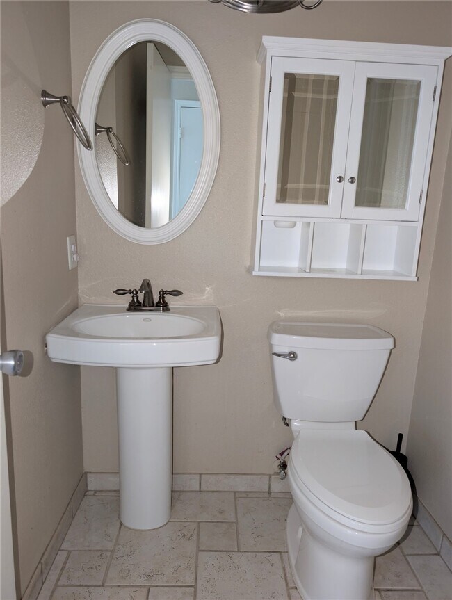 Building Photo - 9303 Palm Shores Dr