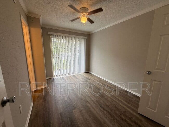 Building Photo - 121 Oyster Bay Cir