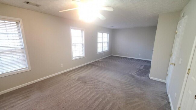 Building Photo - 351 Parkview Manor Dr