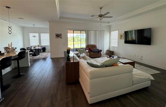 Building Photo - 8922 Little Bluestem Dr