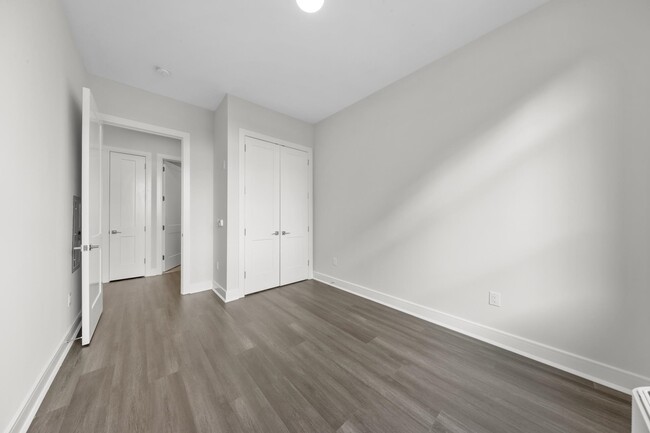 Building Photo - 121 34th St