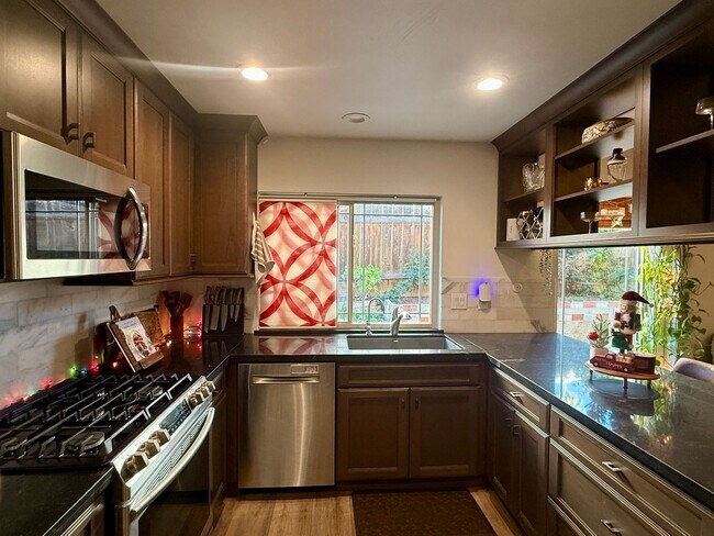 Building Photo - Ranch Style Home in Rancho Pondarosa Community