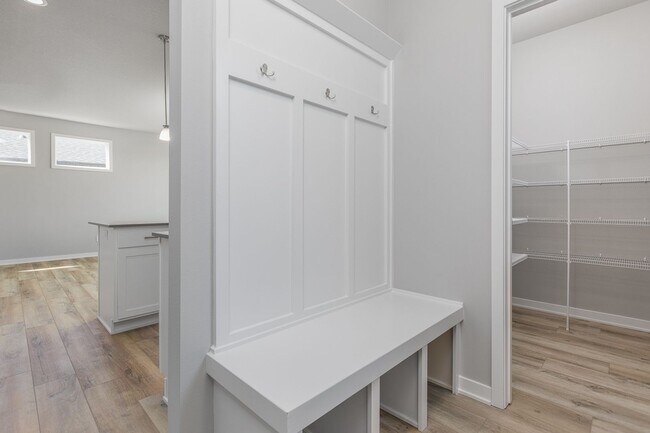 Building Photo - Stunning 3 Bedroom Home Nestled in Norwalk