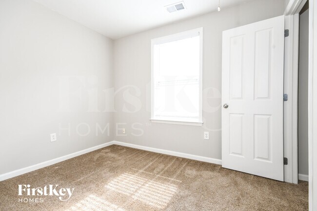 Building Photo - 405 Verbena Ave