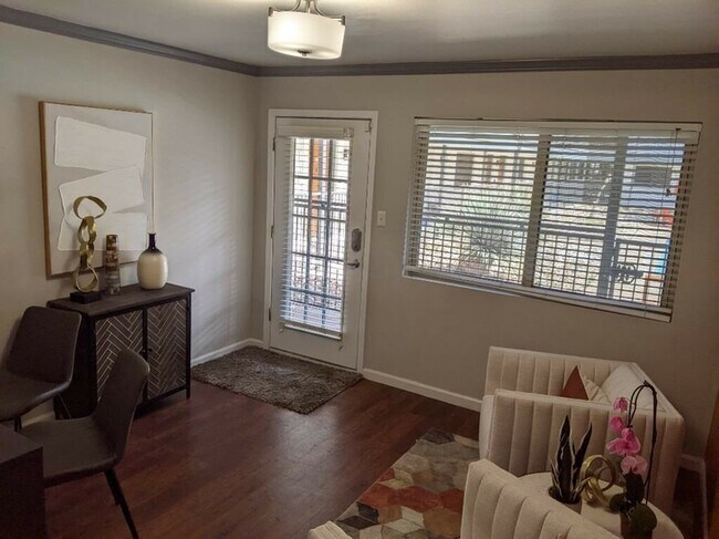 Leasing Office - Creek Line