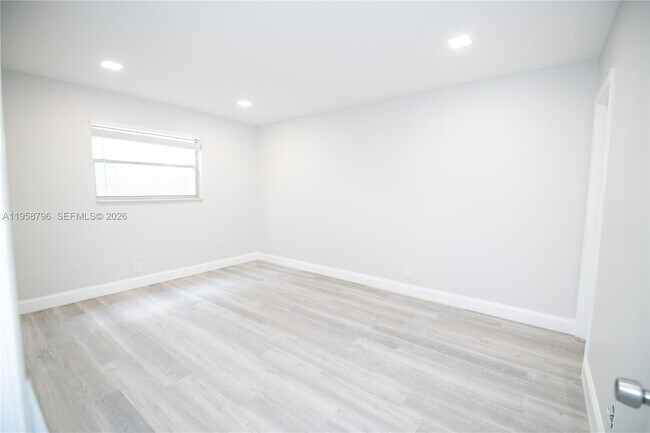 Building Photo - 8704 NW 35th St