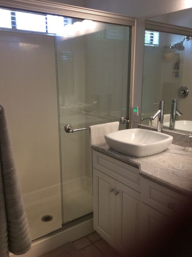 Building Photo - Sabino Canyon Furnished Vacation Home