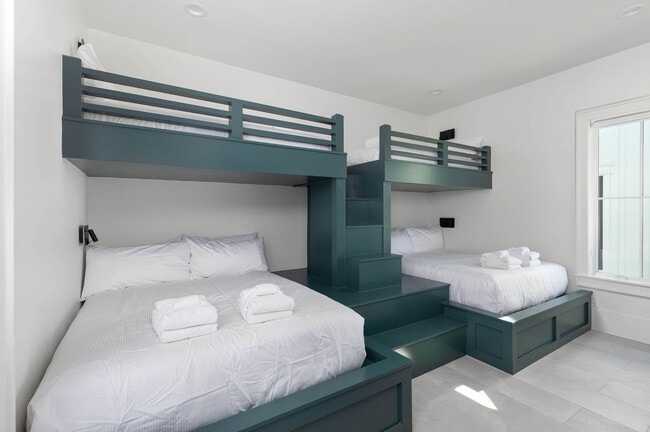 Building Photo - 226 George C Wallace Blvd