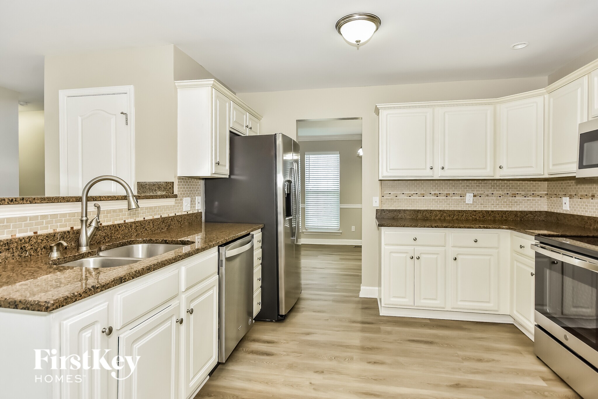Building Photo - 4801 Mara Vista Dr