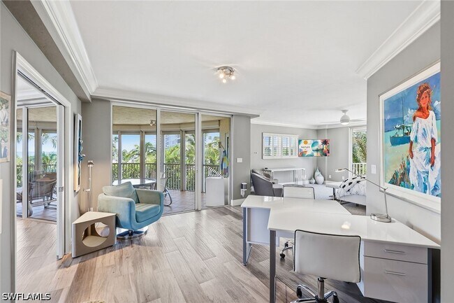 Building Photo - 8111 Bay Colony Dr