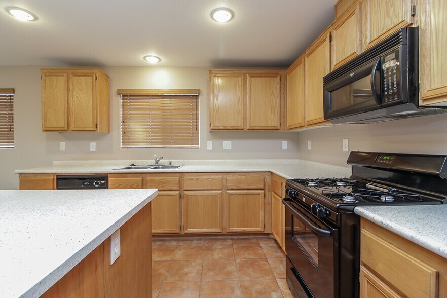 Building Photo - 3433 E Palatine Hills Ave