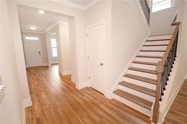 Building Photo - 329 Caledonia Ct