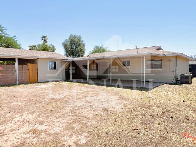 Building Photo - 1220 W Romo Jones St