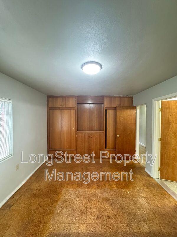 Building Photo - 1012 NW 34th St