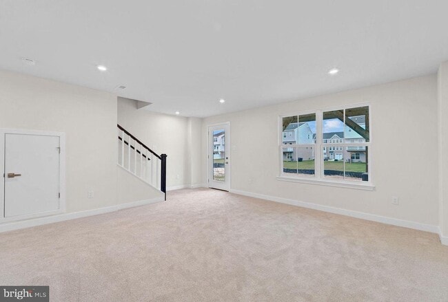 Building Photo - 66 SPYGLASS HILL Dr