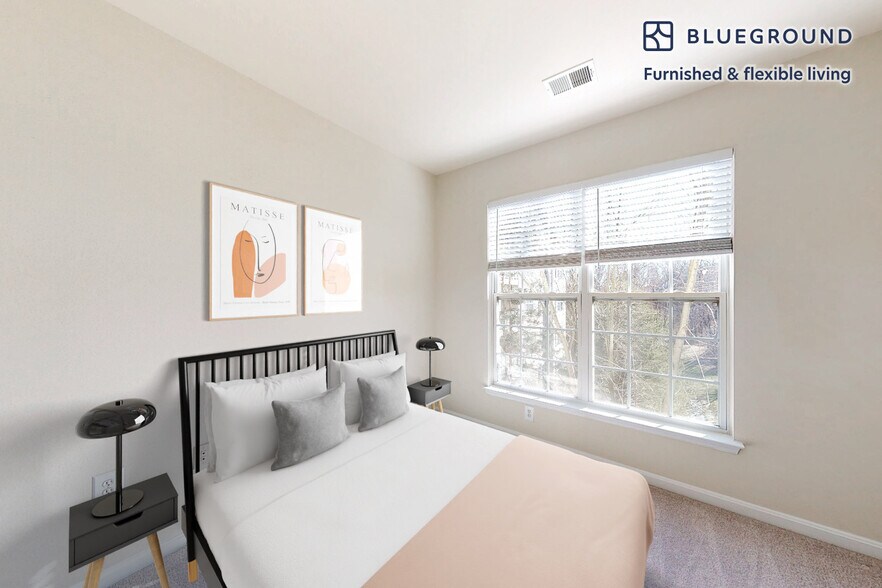 Building Photo - 14240 Alta Oaks Dr