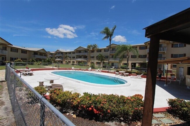 Building Photo - 3704 Broadway-