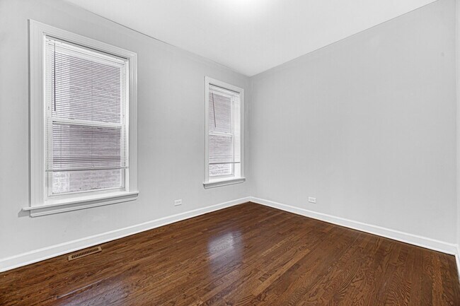 Building Photo - 6111 S Eberhart Ave