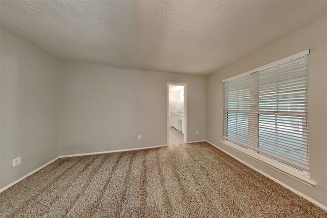 Building Photo - 19403 Westhaven Dr