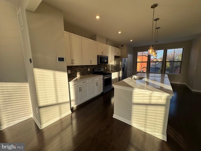 Building Photo - 120 Tolocka Terrace NE