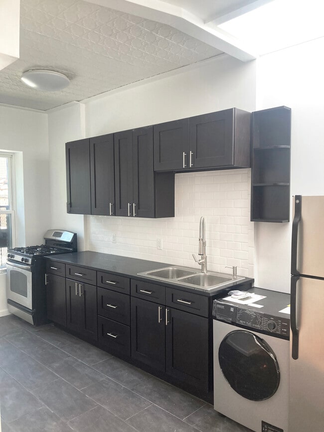 Building Photo - 2119 Regent Pl