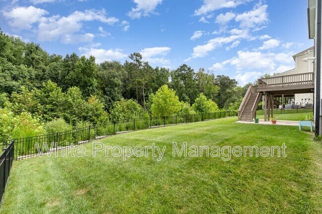 Building Photo - 209 Forsythia Ln