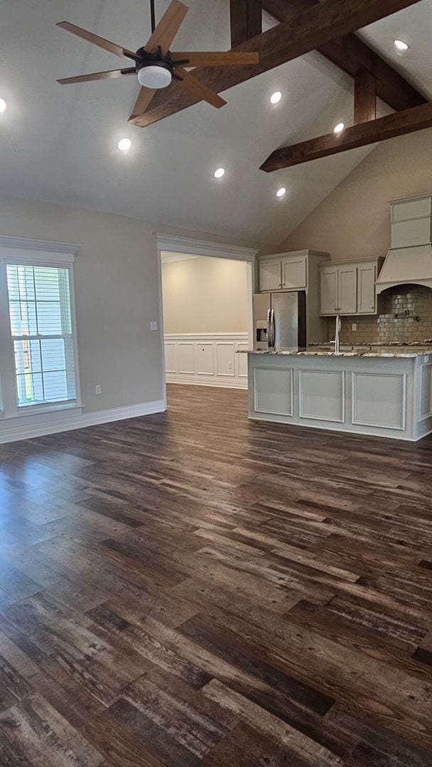 Building Photo - Knights Landing four bedroom home