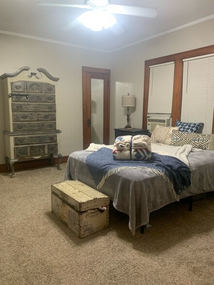 Master Bedroom Pic 1 - 422 W Harrison Ave