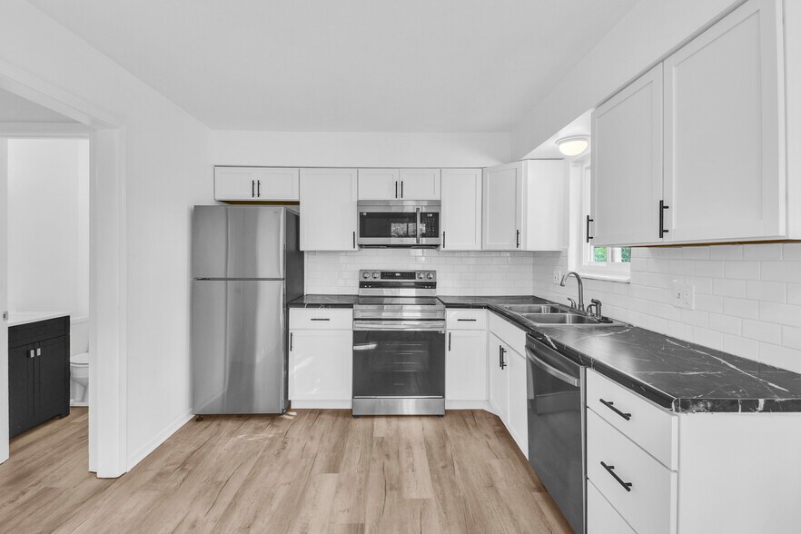Building Photo - 3702 NE 69th St