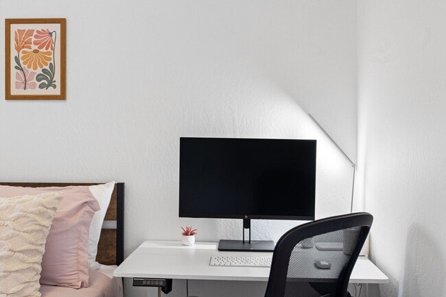 Building Photo - 2380 Aram Ave