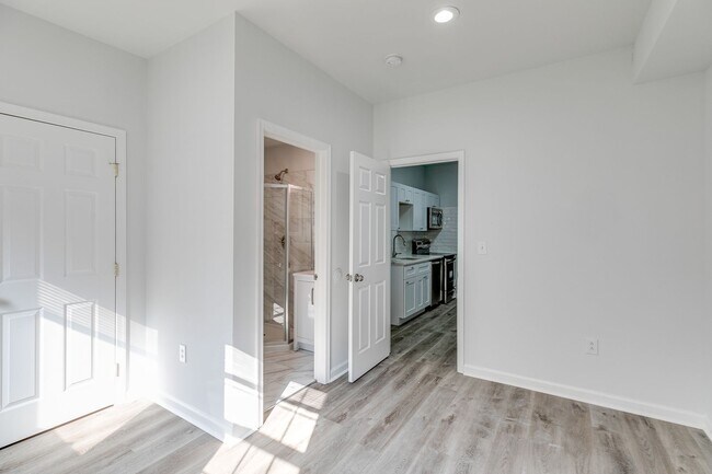 Building Photo - Brand New Luxury Temple Apartments
