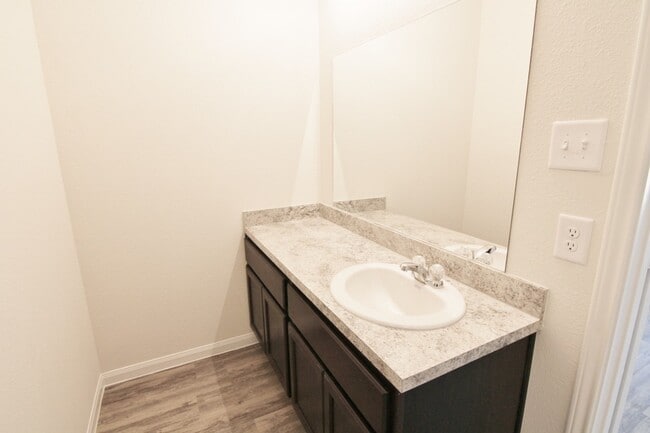Building Photo - 6255 Brenwood Cir