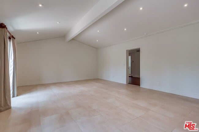 Building Photo - 114 S Layton Dr