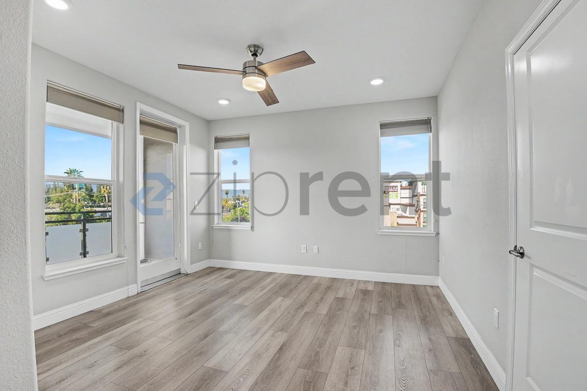 Building Photo - Unit 403