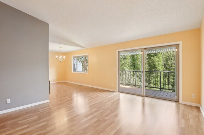 Building Photo - 4621 SW Caldew St