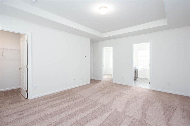 Building Photo - 590 River Run Dr