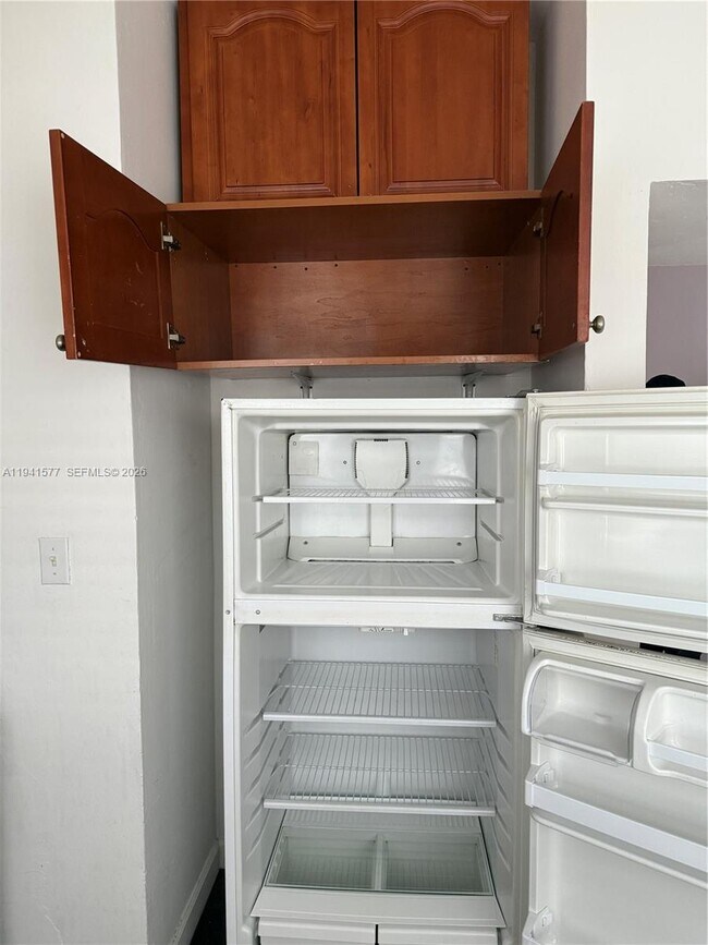 Building Photo - 7611 Harding Ave