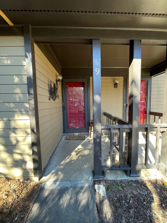 Building Photo - 16 Spears Ave