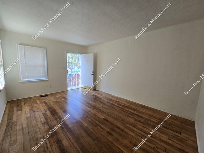 Building Photo - 1264 Byewood Ln SW