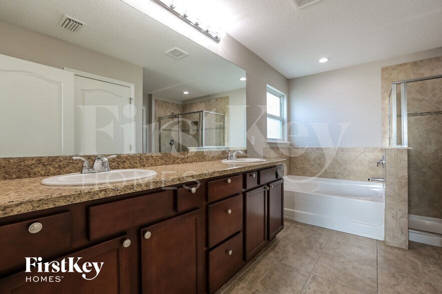 Building Photo - 316 Corbett Bluff Dr