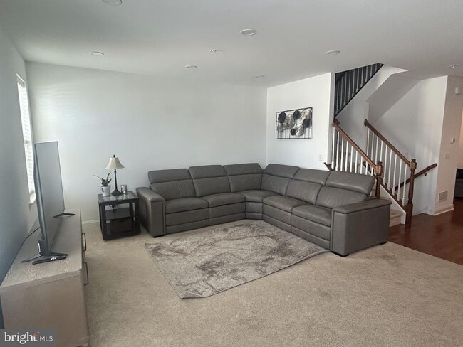 Building Photo - 28 Ironwood Dr