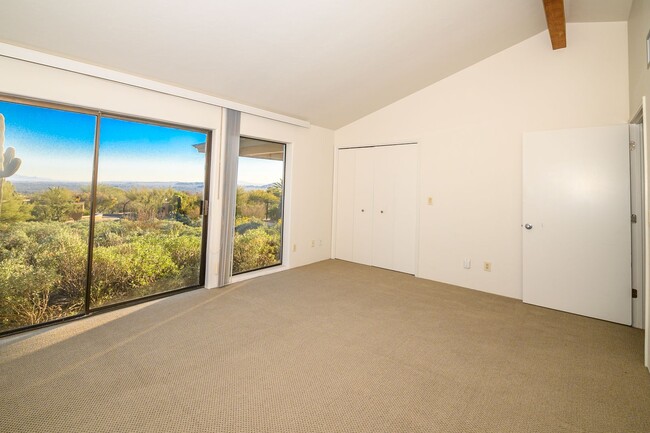 Building Photo - STUNNING HOME WITH BREATHTAKING VIEWS LOCATED AT THE TOP OF CAMPBELL!