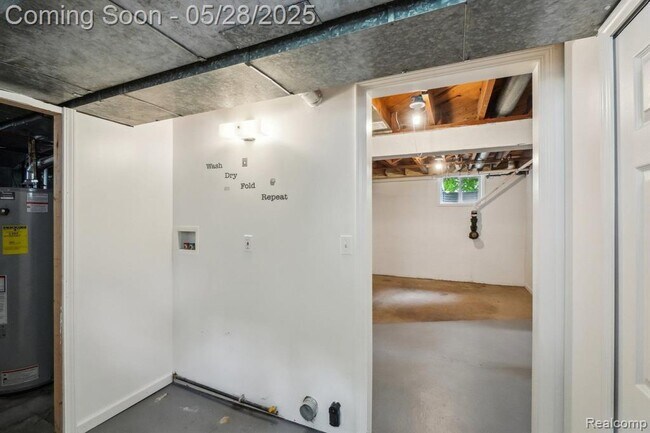 Building Photo - 3005 S Hickory Ridge Rd