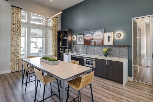 Building Photo - 255 Williamsburg Pkwy