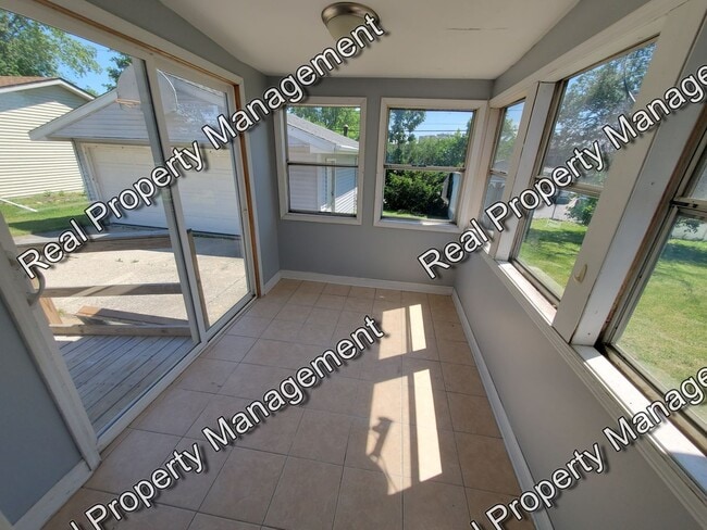 Building Photo - 125 Crestview Ln