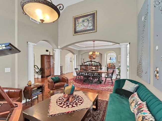 Building Photo - 663 Wyndham Way