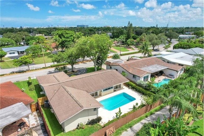 Primary Photo - 1118 N 46th Ave