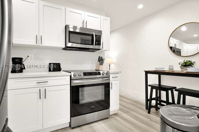 Building Photo - 300 NW 82nd St